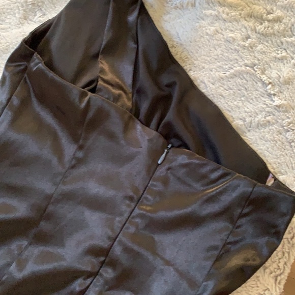 Dress - Picture 5 of 6